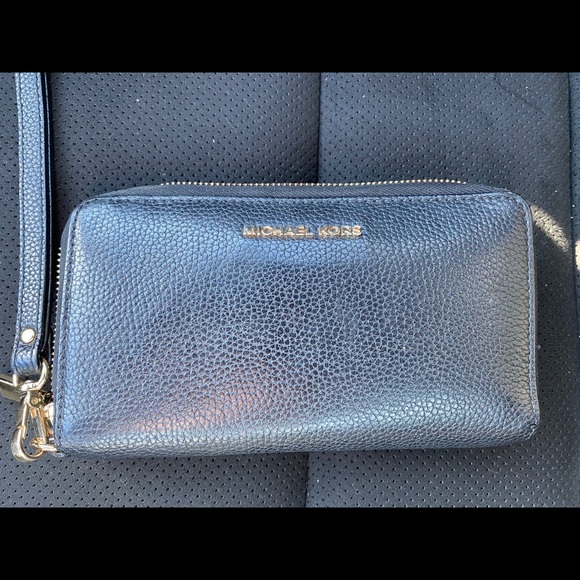 Michael Kors Wallet - Picture 1 of 4